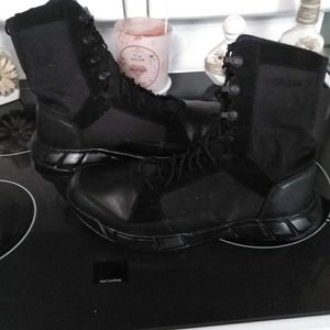 Oakley Boots
